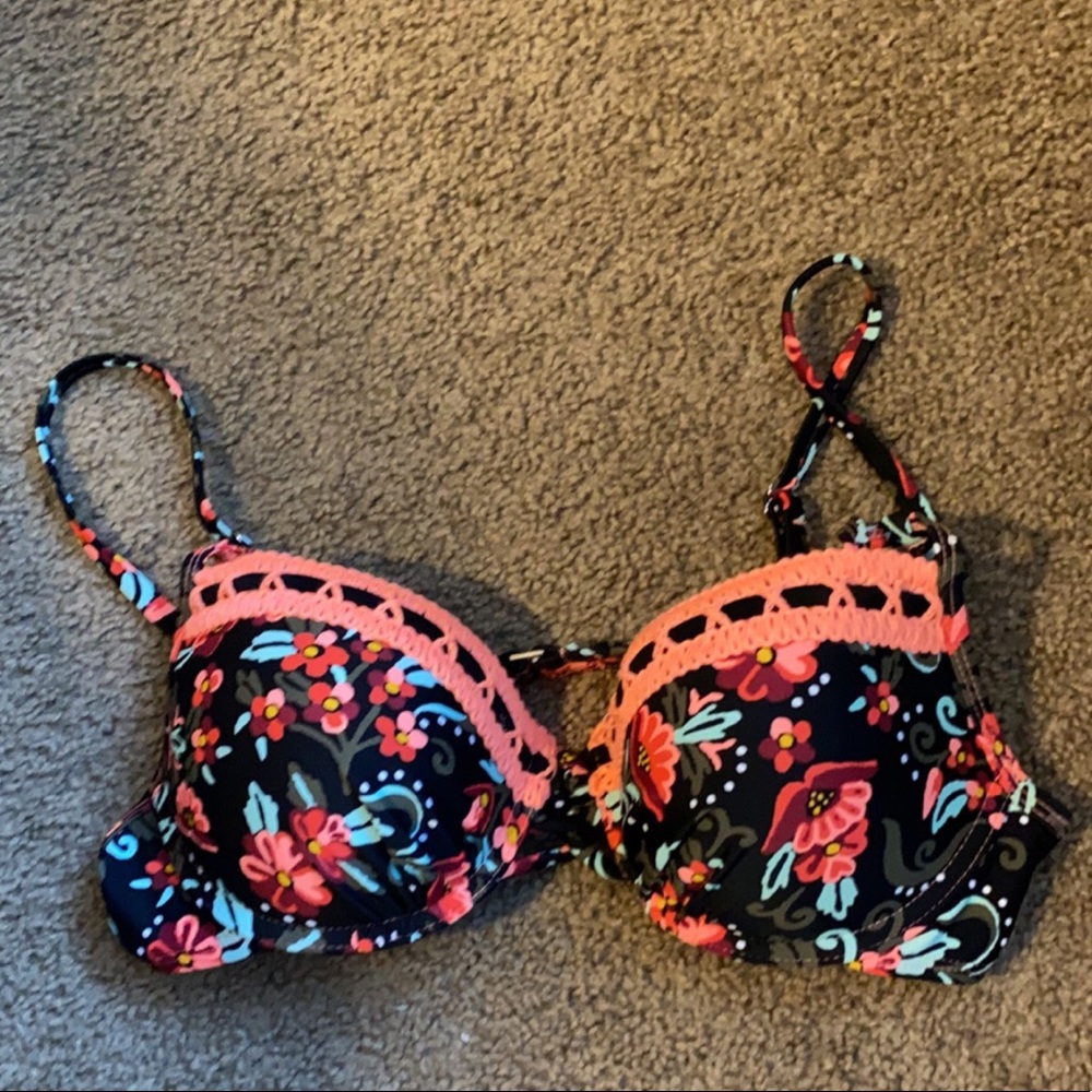 Large push up swim top